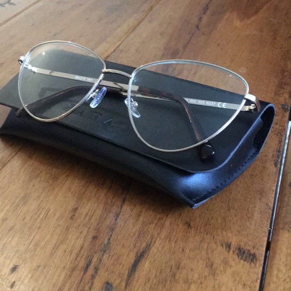EUC Zara gold cat eye glasses - Picture 2 of 3
